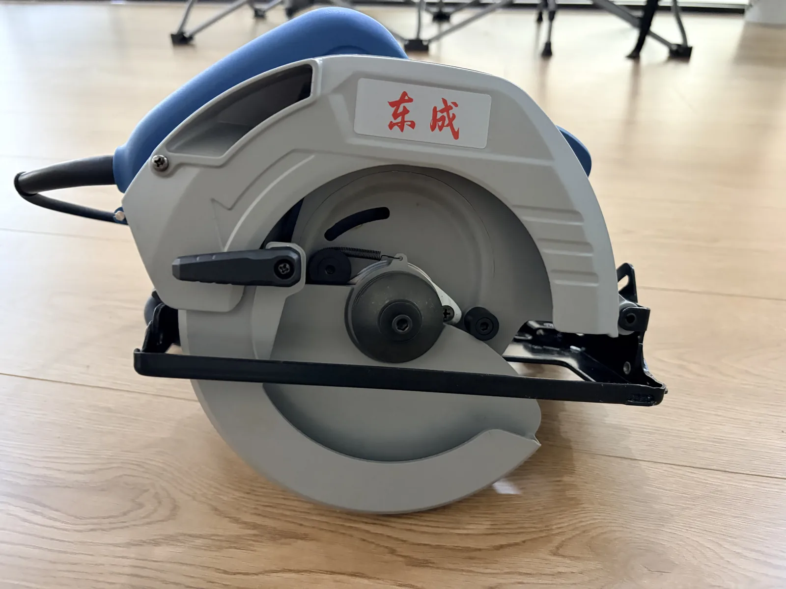 DongCheng M1Y-FF07-185 circular saw sample